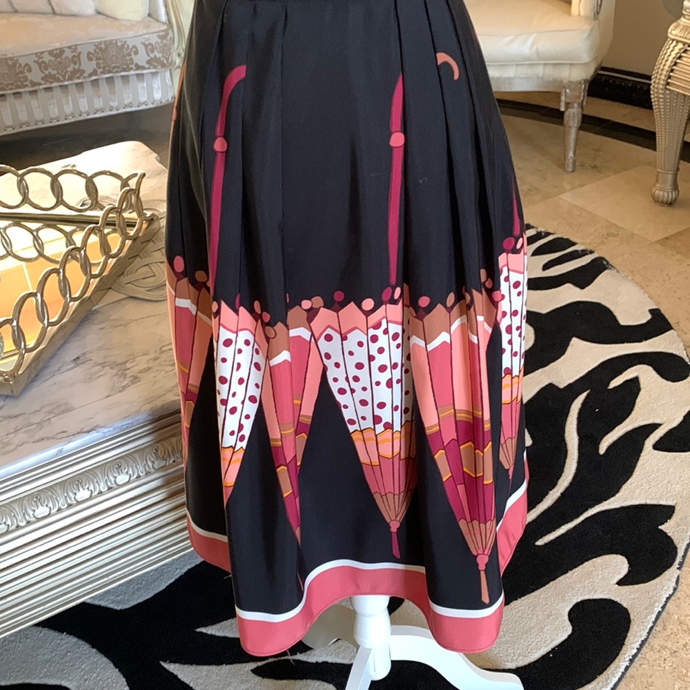 A line mid length skirt black and pink pockets size 10